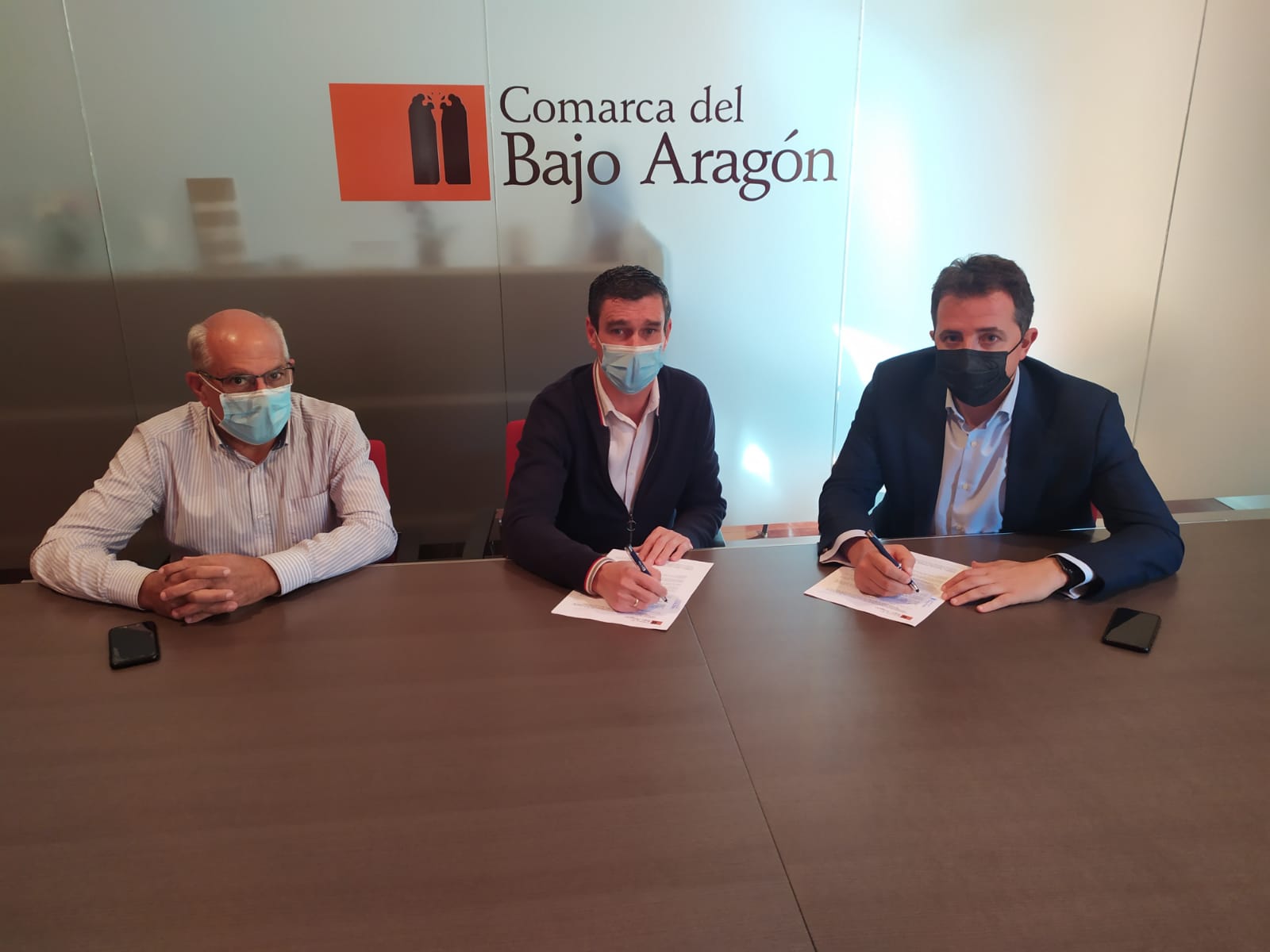 Firma convenio comarca bajo aragón Centro buñuel calanda