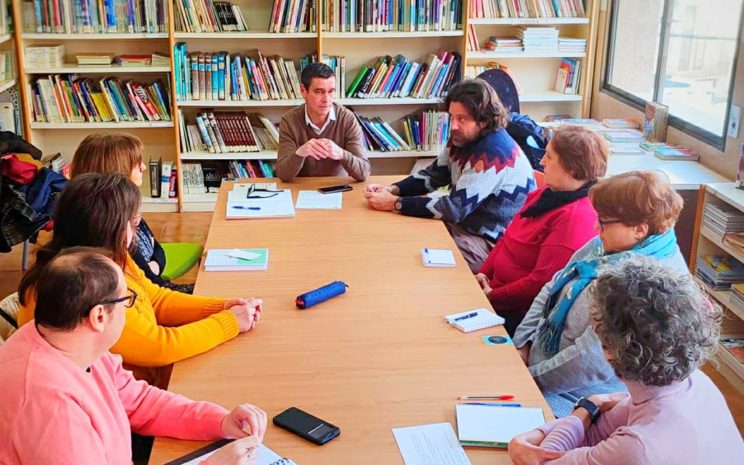 La Comarca del Bajo Aragón se reúne con las Bibliotecas para valorar la campaña Bibliocom 2022.